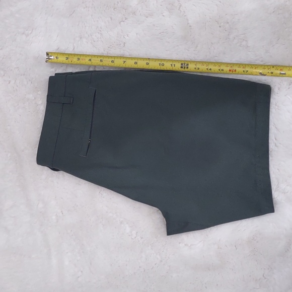 LULULEMON CLASSIC FIT SHORT. - Picture 13 of 17